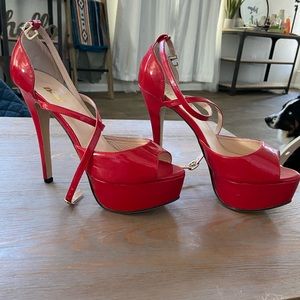 6 inch heels. Worn <5x inside only. Size 42, fits US size 10